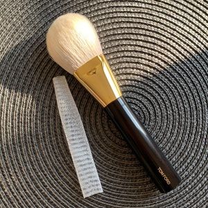 Tom Fors Bronzer brush (discontinued, natural hair).
